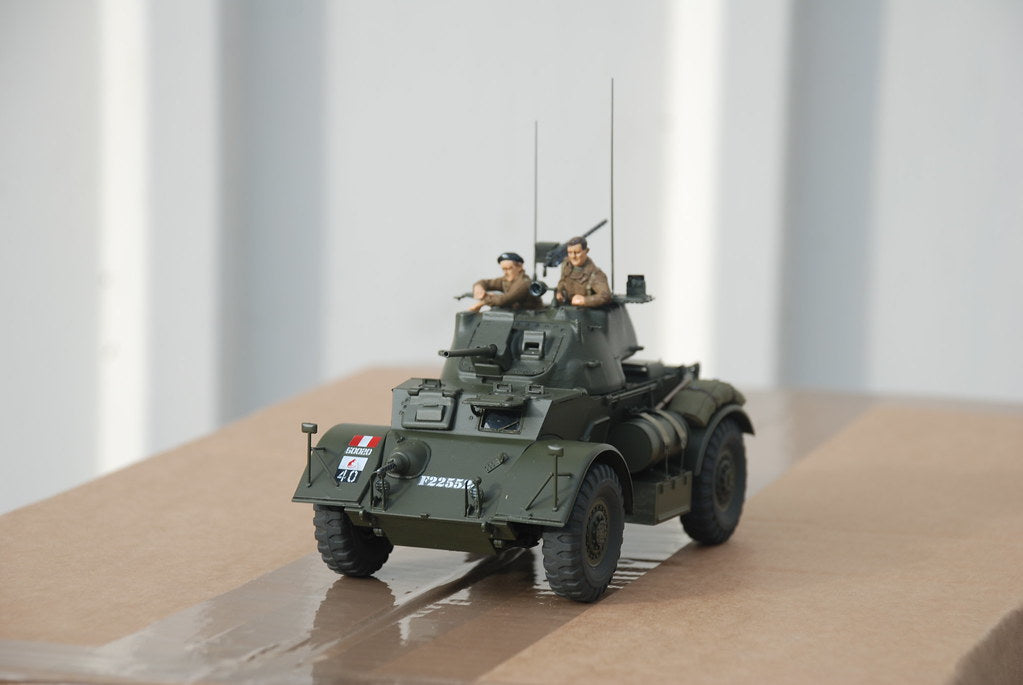 1/35 Italeri British Armored Car Staghound Mk.I