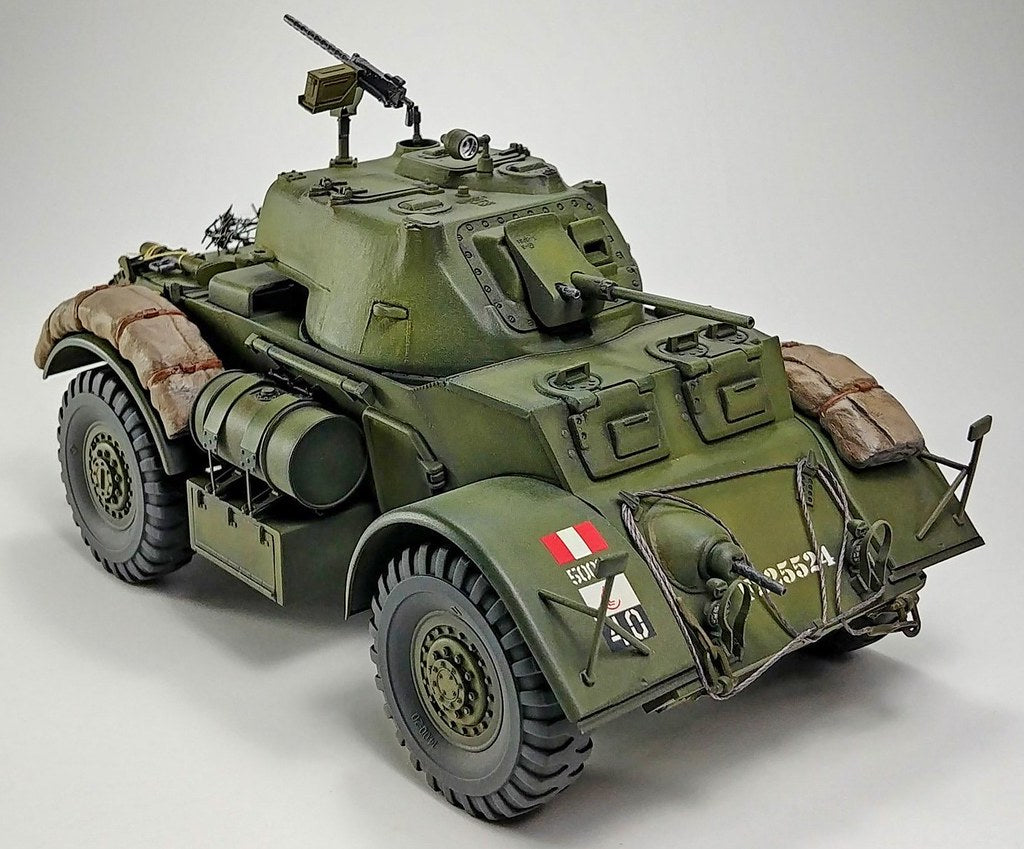 1/35 Italeri British Armored Car Staghound Mk.I