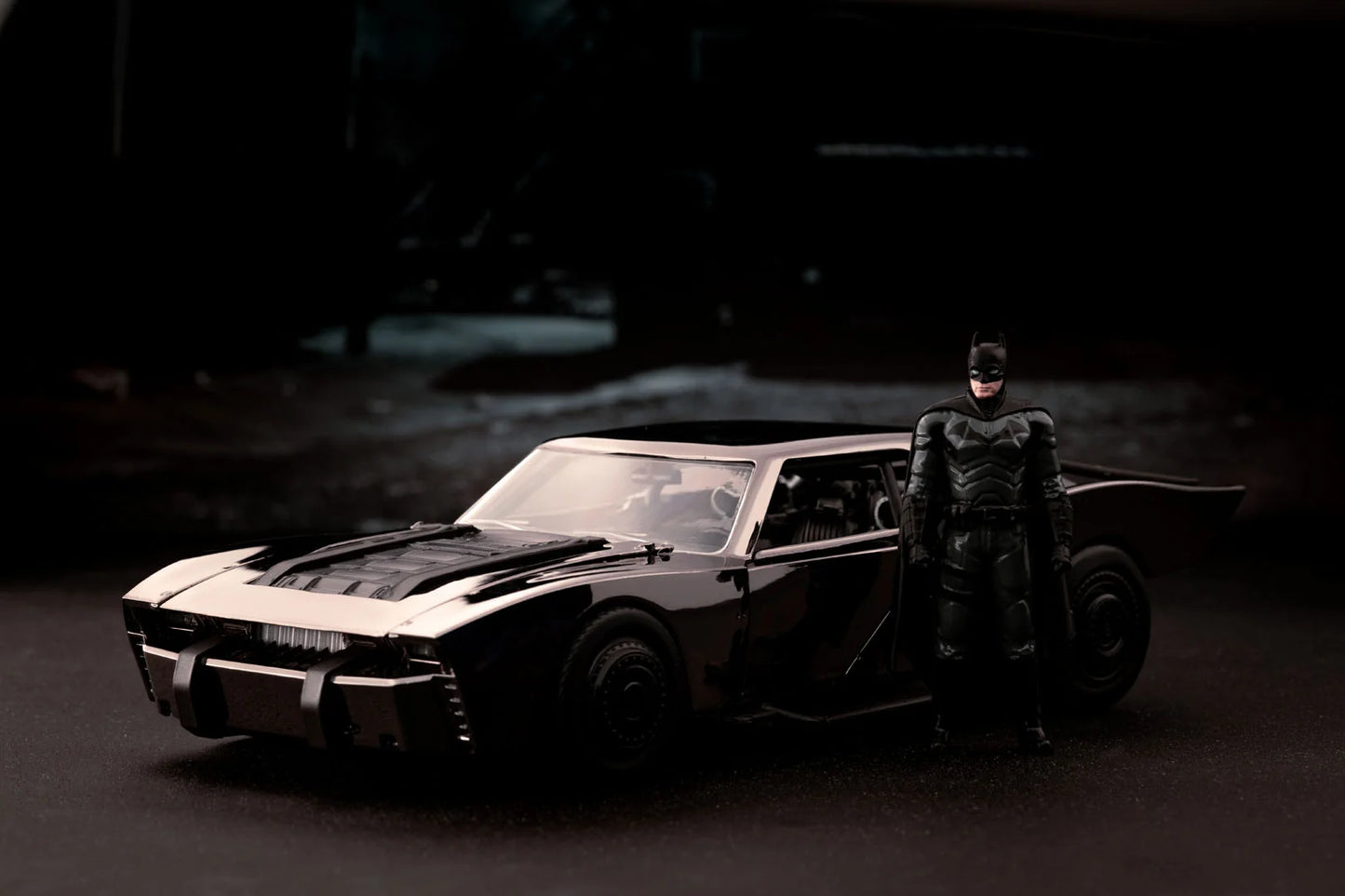 Batman 2022 Batmobile & Batman