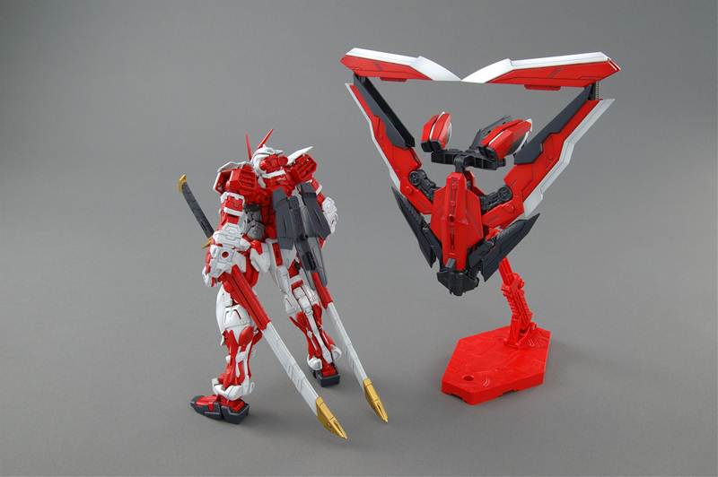1/100 MG Astray Red Frame Kai