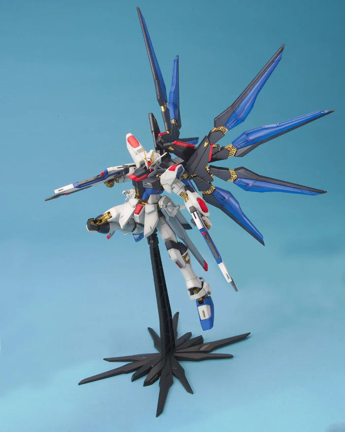 1/100 MG Strike Freedom